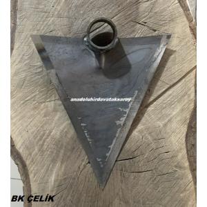 BK ÇELİK ÜÇGEN KARIK ÇAPASI BAHÇE ÇAPASI ARIK ÇAPASI  EL YAPIMI ÇELİK ÇAPA 28CM